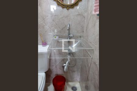 Casa à venda com 217m², 3 quartos e 2 vagas Casa à venda com 217m², 3 quartos e 2 vagasLavabo