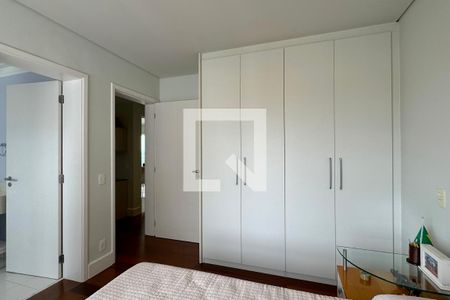 Apartamento à venda com 196m², 4 quartos e 3 vagasSuíte 2