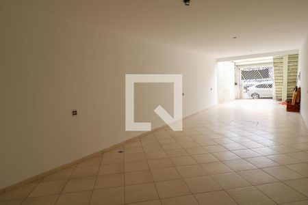 Casa à venda com 194m², 3 quartos e 4 vagas Casa à venda com 194m², 3 quartos e 4 vagasGaragem