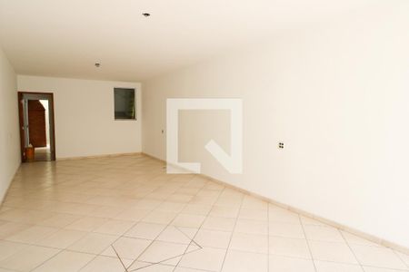 Casa à venda com 194m², 3 quartos e 4 vagas Casa à venda com 194m², 3 quartos e 4 vagasGaragem