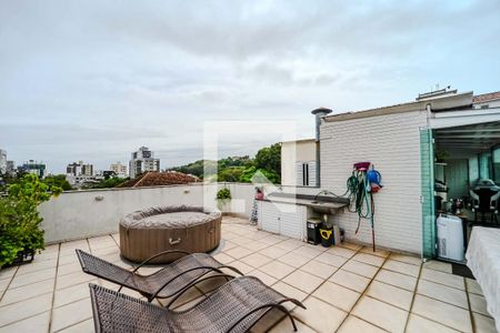 Apartamento à venda com 225m², 2 quartos e sem vagaCobertura