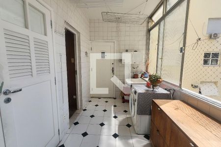 Apartamento à venda com 219m², 4 quartos e 1 vagaÁrea de Serviço