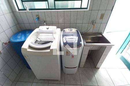 Casa à venda com 141m², 2 quartos e 4 vagas Casa à venda com 141m², 2 quartos e 4 vagasDetalhe da Área de Serviço