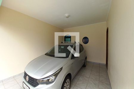 Casa à venda com 141m², 2 quartos e 4 vagas Casa à venda com 141m², 2 quartos e 4 vagasGaragem