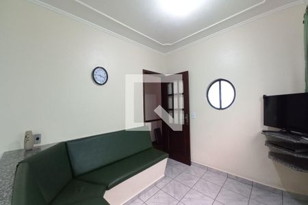 Casa à venda com 141m², 2 quartos e 4 vagas Casa à venda com 141m², 2 quartos e 4 vagasSala de TV