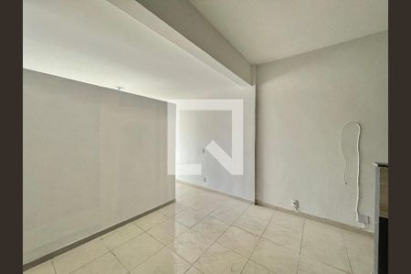 Sala de kitnet/studio para alugar com 1 quarto, 40m² em Curicica, Rio de Janeiro