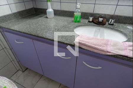 Apartamento à venda com 74m², 3 quartos e 2 vagasBanheiro