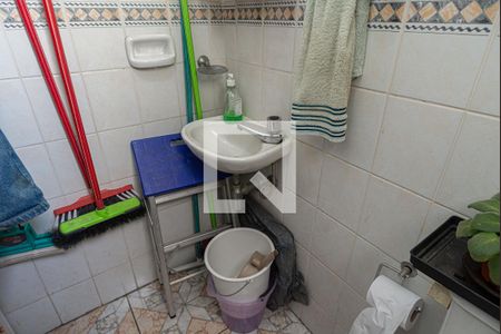 Apartamento à venda com 74m², 3 quartos e 2 vagasBanheiro de Serviço