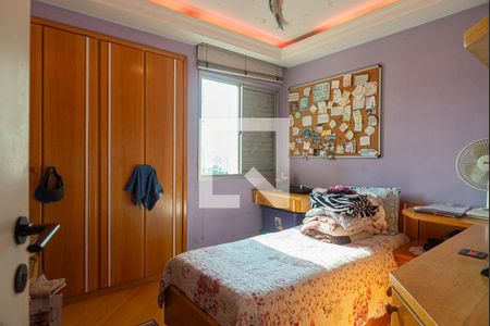 Apartamento à venda com 74m², 3 quartos e 2 vagasQuarto 2