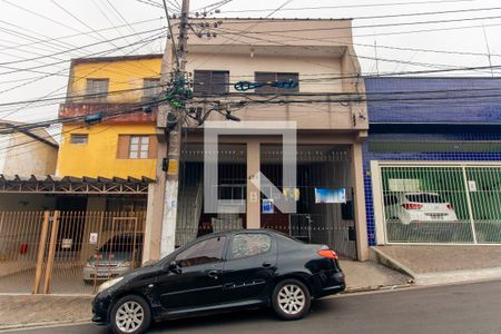 Casa para alugar com 90m², 3 quartos e 1 vaga Casa para alugar com 90m², 3 quartos e 1 vagaFachada