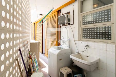 Apartamento para alugar com 131m², 3 quartos e 1 vagaÁrea de Serviço