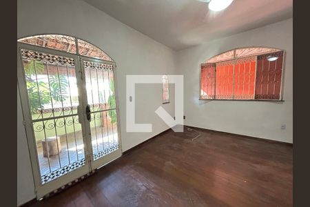 Sala de casa de condomínio para alugar com 3 quartos, 239m² em Vila Valqueire, Rio de Janeiro