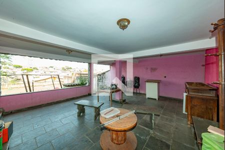 Casa à venda com 360m², 3 quartos e 2 vagasVaranda