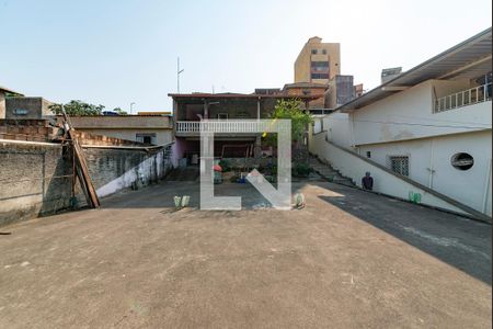 Casa à venda com 360m², 3 quartos e 2 vagasQuintal