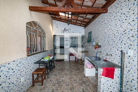 Casa à venda com 360m², 3 quartos e 2 vagasÁrea de Serviço