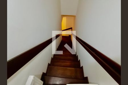 Apartamento à venda com 210m², 3 quartos e 3 vagasEscada