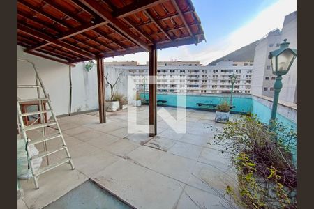 Apartamento à venda com 210m², 3 quartos e 3 vagasCobertura