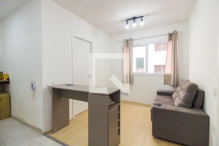 Sala de apartamento para alugar com 2 quartos, 42m² em Conjunto Residencial José Bonifácio, São Paulo