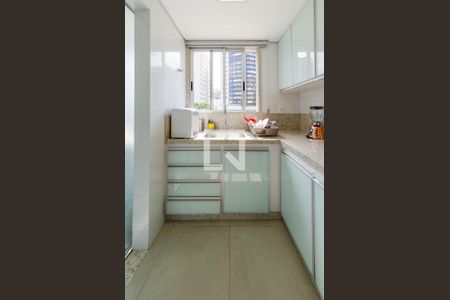 Apartamento à venda com 115m², 3 quartos e 2 vagasCozinha