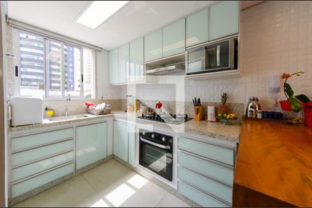 Apartamento à venda com 115m², 3 quartos e 2 vagasCozinha