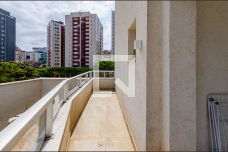 Apartamento à venda com 115m², 3 quartos e 2 vagasVaranda