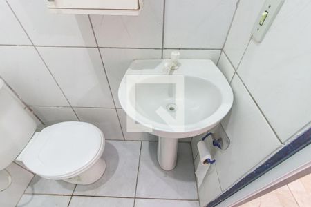 Banheiro da Suíte de casa de condomínio para alugar com 3 quartos, 250m² em Vila Curuçá, São Paulo
