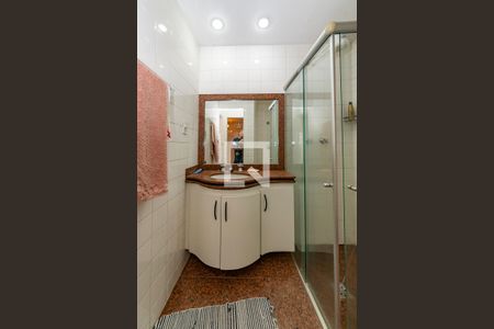 Casa à venda com 496m², 5 quartos e 6 vagasBanheiro Social 2