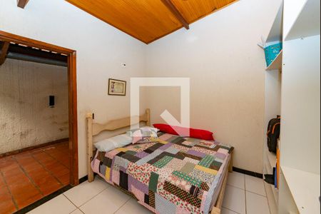 Casa à venda com 496m², 5 quartos e 6 vagasSuíte 4