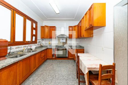 Casa à venda com 496m², 5 quartos e 6 vagasCozinha