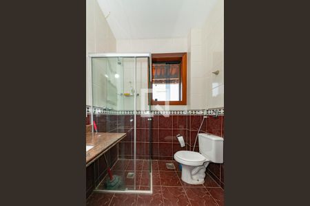 Casa à venda com 496m², 5 quartos e 6 vagasBanheiro da Suíte 2