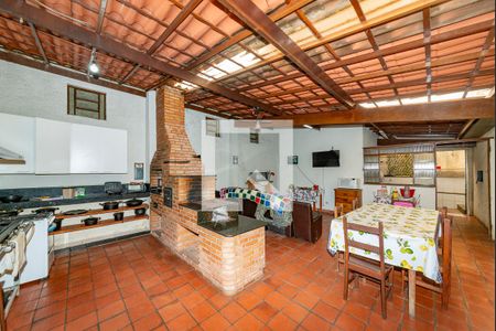 Casa à venda com 496m², 5 quartos e 6 vagasÁrea gourmet