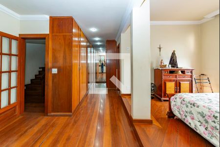 Casa à venda com 496m², 5 quartos e 6 vagasSuíte 1