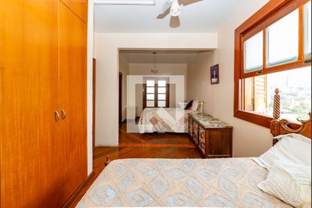 Casa à venda com 496m², 5 quartos e 6 vagasSuíte 2