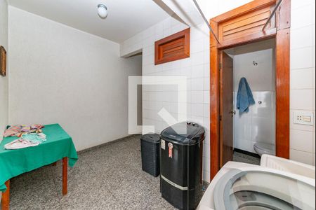 Casa à venda com 496m², 5 quartos e 6 vagasÁrea de Serviço