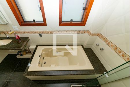 Casa à venda com 496m², 5 quartos e 6 vagasBanheiro Social 1