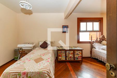 Casa à venda com 496m², 5 quartos e 6 vagasSuíte 2