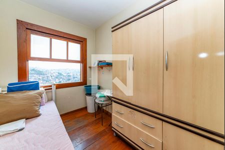 Casa à venda com 496m², 5 quartos e 6 vagasQuarto de Serviço