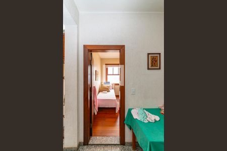 Casa à venda com 496m², 5 quartos e 6 vagasQuarto de Serviço