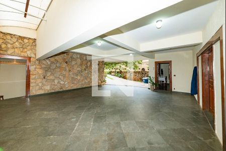 Casa à venda com 496m², 5 quartos e 6 vagasGaragem