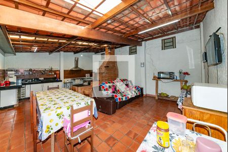 Casa à venda com 496m², 5 quartos e 6 vagasÁrea gourmet