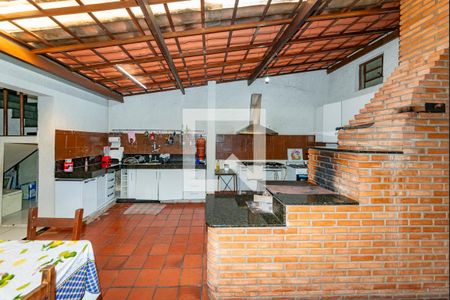 Casa à venda com 496m², 5 quartos e 6 vagasÁrea gourmet