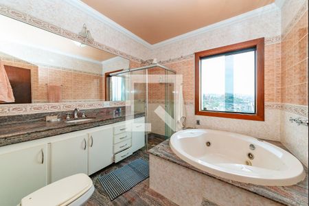 Casa à venda com 496m², 5 quartos e 6 vagasBanheiro da Suíte 1