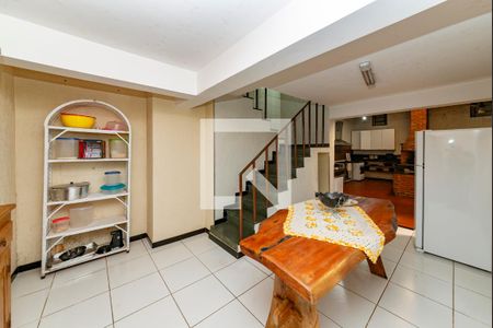 Casa à venda com 496m², 5 quartos e 6 vagasÁrea gourmet