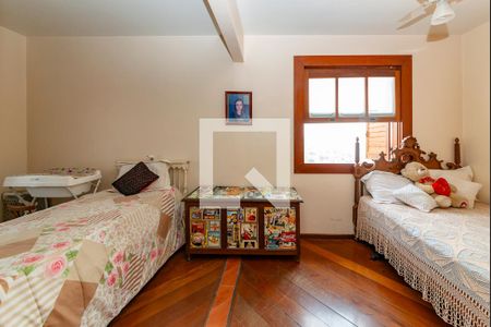 Casa à venda com 496m², 5 quartos e 6 vagasSuíte 2