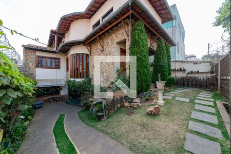 Casa à venda com 496m², 5 quartos e 6 vagasGaragem