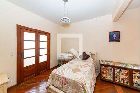 Casa à venda com 496m², 5 quartos e 6 vagasSuíte 2