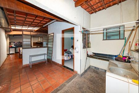 Casa à venda com 496m², 5 quartos e 6 vagasÁrea de Serviço 2