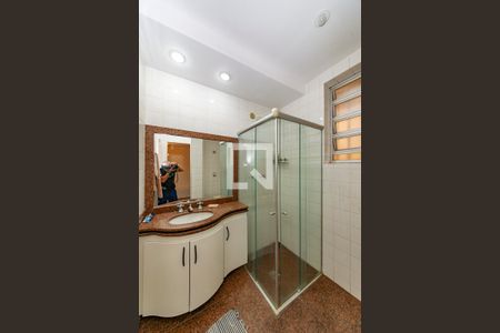 Casa à venda com 496m², 5 quartos e 6 vagasBanheiro Social 2