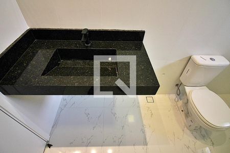 Casa à venda com 175m², 3 quartos e 4 vagasSuíte 1 Banheiro 