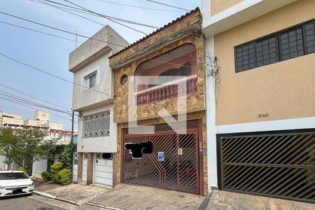 Casa à venda com 185m², 3 quartos e 2 vagasFachada + plaquinha